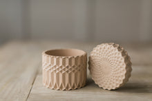 Load image into Gallery viewer, Geometric Vessel